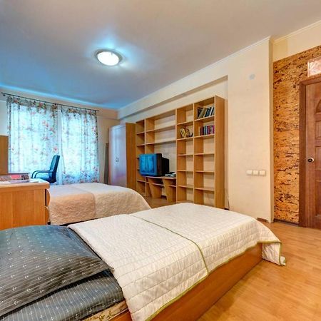 Three-Room Apartment Near Ocean Plaza 키예프 외부 사진